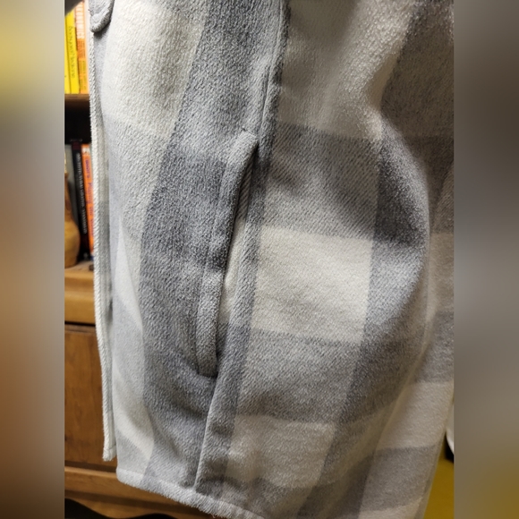 Old Navy Thick Flannel Size M - Picture 4 of 6